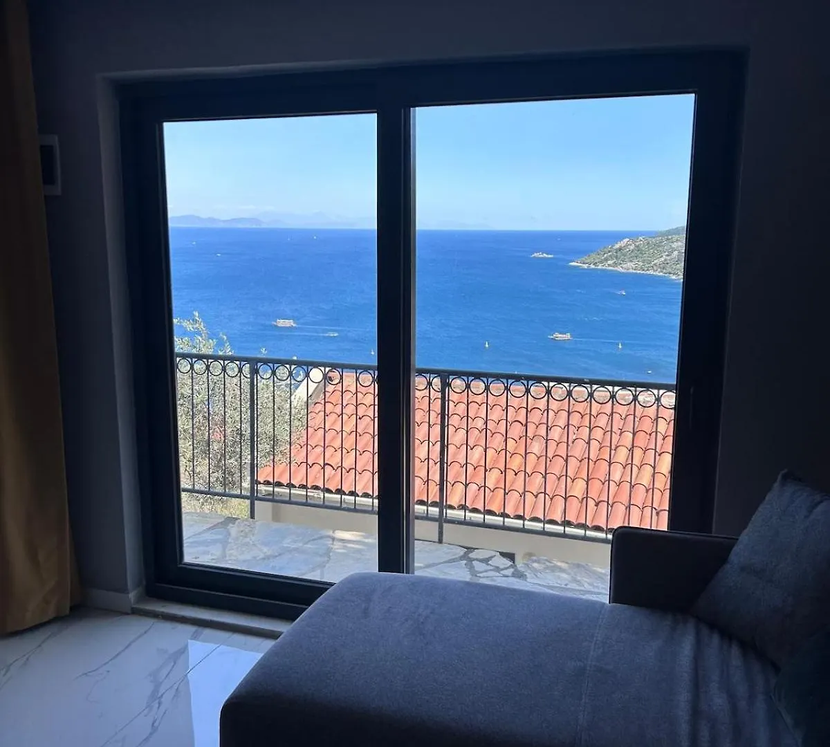Boutique Apartment With Sea View In Turunc Crush House
