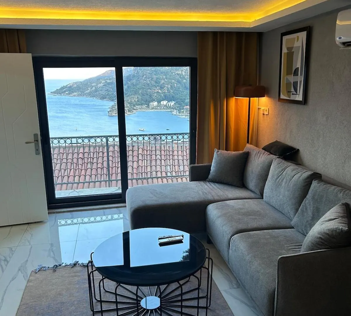 Boutique Apartment With Sea View In Turunc Crush House