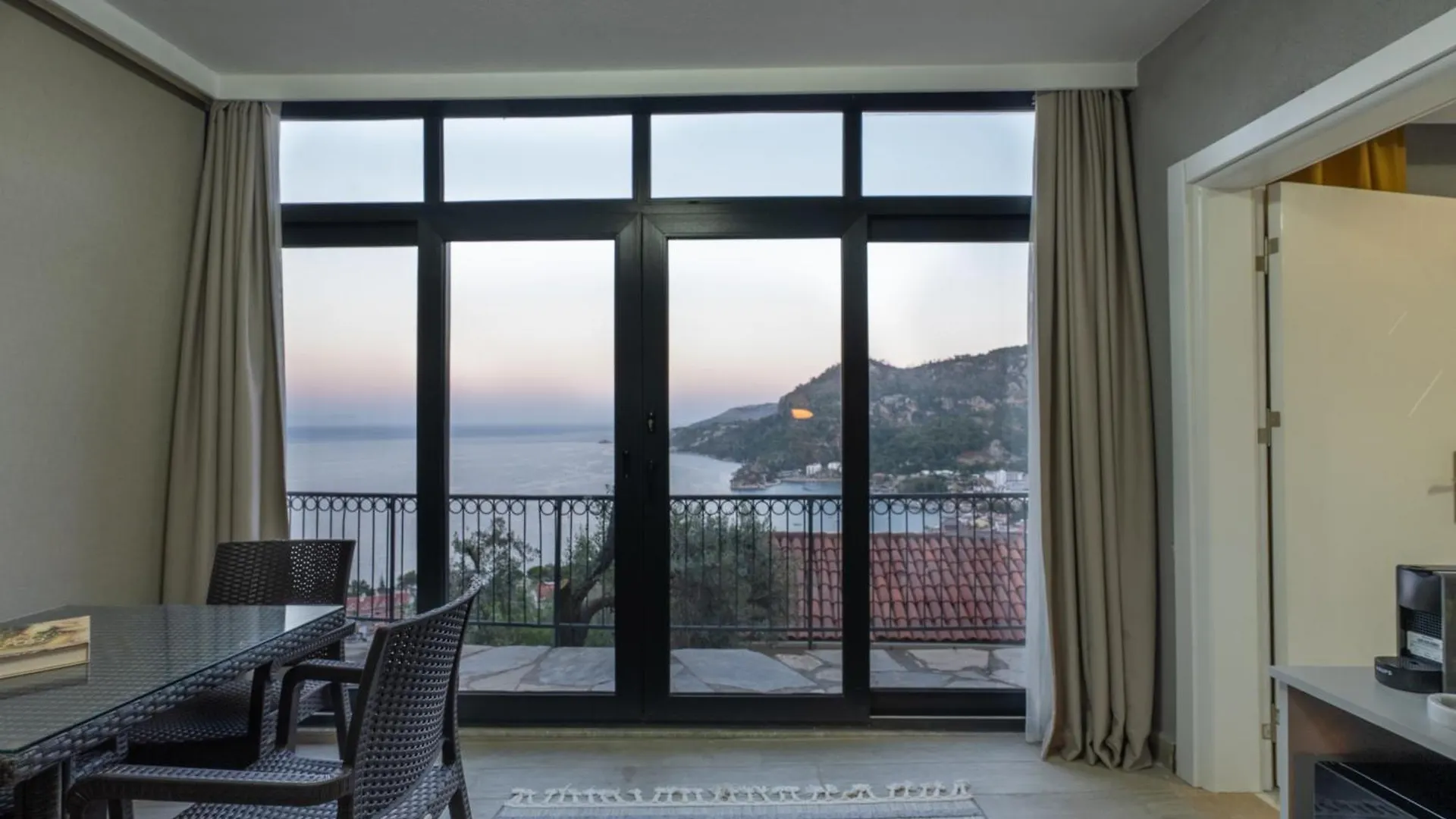 Boutique Apartment With Sea View In Turunc Crush House Turquia